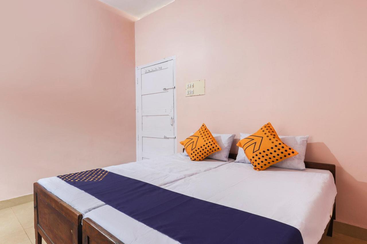 Spot On 68111 Jeena Motels Kollam Ngoại thất bức ảnh