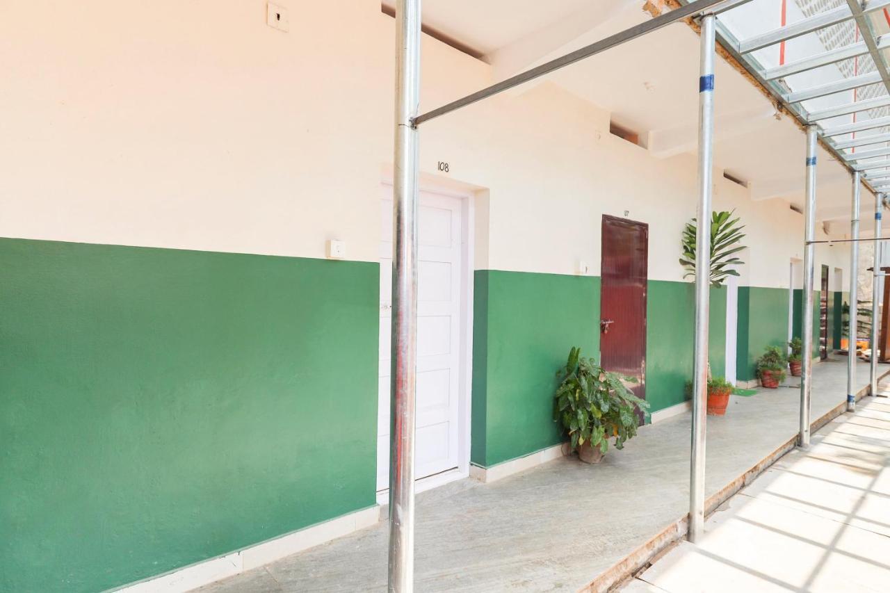 Spot On 68111 Jeena Motels Kollam Ngoại thất bức ảnh