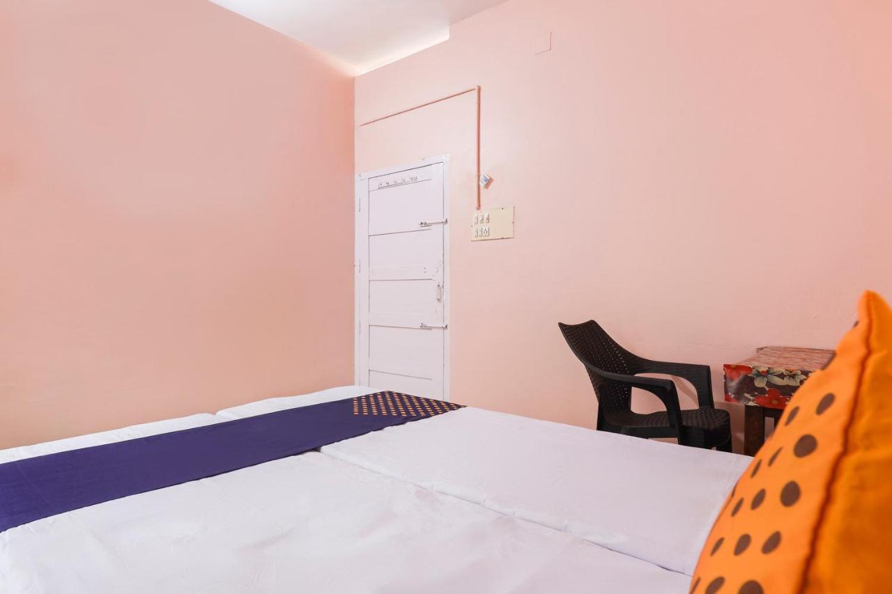 Spot On 68111 Jeena Motels Kollam Ngoại thất bức ảnh