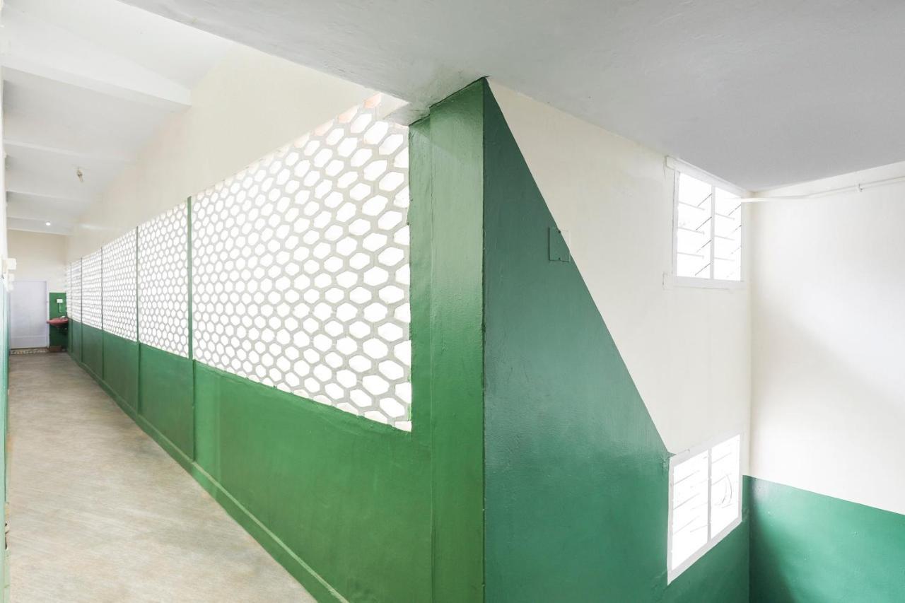 Spot On 68111 Jeena Motels Kollam Ngoại thất bức ảnh