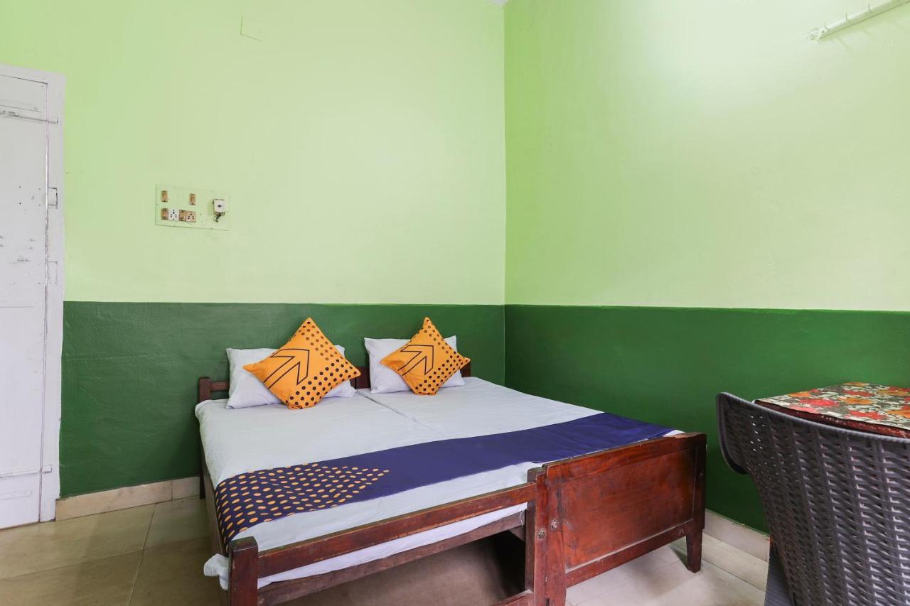 Spot On 68111 Jeena Motels Kollam Ngoại thất bức ảnh