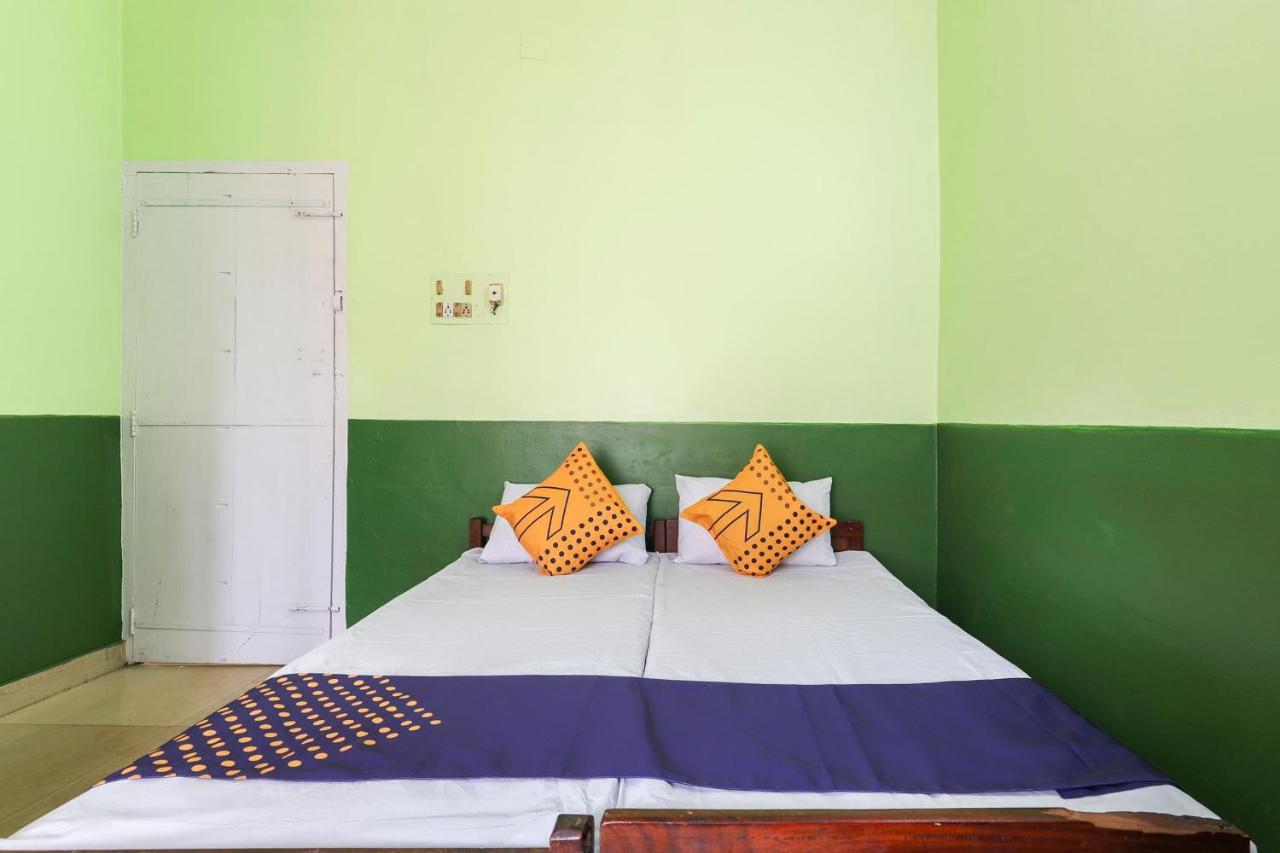 Spot On 68111 Jeena Motels Kollam Ngoại thất bức ảnh
